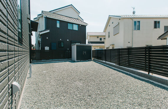 富士宮市｜砂利には雑草を生やしにくくする効果もあります！施工はMKプランニングにお任せください。